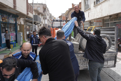 BURHANİYE’DE YOL VE KALDIRIM İŞGALİNE MÜDAHALE