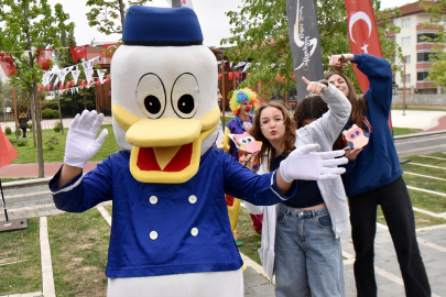MİNİKLER BAYRAMIN TADINI ALTIEYLÜL’DE ÇIKARDI
