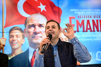 Başkan Akın ve oğlu, gençleri yalnız bırakmadı