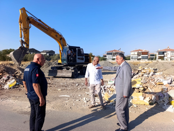 Şahindere’de moloz yığınları kaldırılıyor