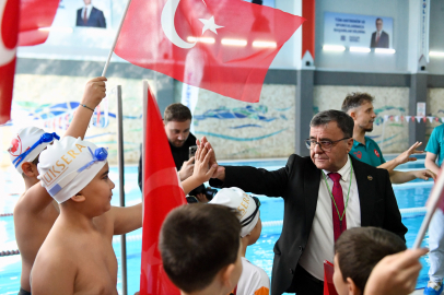 ALTIEYLÜL’DE CUMHURİYET COŞKUSU DOLU DOLU YAŞANDI