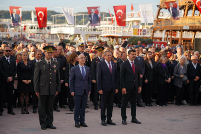  “Gazi Mustafa Kemal Atatürk’ü rahmet, saygı ve özlemle anıyoruz.