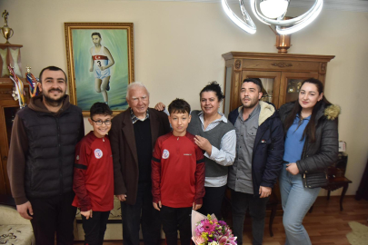 Altıeylül’de Yaşlılara Saygı Haftası’nda Anlamlı Ziyaret