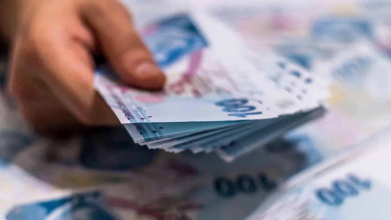 SGK uzmanı İsa Karakaş'tan asgari ücrete ara zam açıklaması: 'Adımların atılması artık kaçınılmaz'