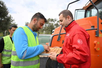 Büyükşehir Yaz Kış Demeden Yol Çalışmalarına Devam Ediyor