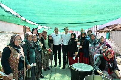 Akın’dan Karesi Çıkarması: Hem Hayırlara Katıldı Hem Anneler Günü’nü Kutladı