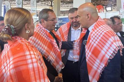 İYİ PARTİLİ TURHAN ÇÖMEZ’DEN AYVALIK ÇIKARMASI