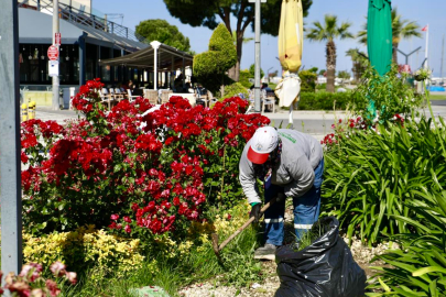 BURHANİYE’DE PARKLARDA ÇALIŞMALAR KESİNTİSİZ SÜRÜYOR