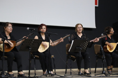 EDREMİT’TE BAĞLAMA VE HALK OYUNLARI ŞÖLENİ