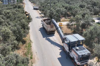 BÜYÜKŞEHİR, PELİTKÖY SAHİL YOLUNU YENİLİYOR