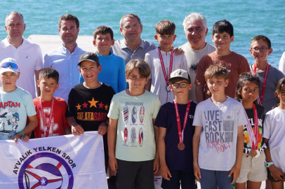AYVALIK’TA YELKEN ŞÖLENİ YAŞANDI