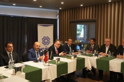 EDREMİT’TE TURİZM SEZONU HAZIRLIKLARI MASAYA YATIRILDI
