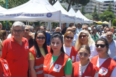 KIZILAY’DAN EDREMİT’TE ANLAMLI ETKİNLİK