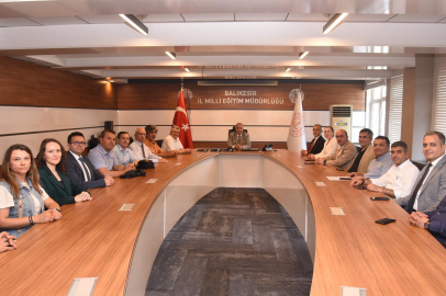 EĞİTİM YÖNETİCİLERİNİN YETİŞMESİNE KATKI SUNANLARA TEŞEKKÜR