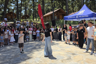 ALTIEYLÜL'DE ÇERKES KÜLTÜRÜ ÇOCUKLARLA YAŞATILDI