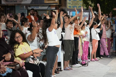 SINDIRGI'DA ÇOCUK ŞENLİĞİNE YOĞUN İLGİ