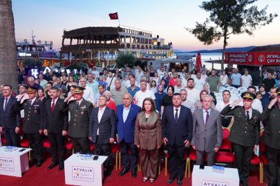 AYVALIK'TA 15 TEMMUZ ŞEHİTLERİ DUALARLA ANILDI