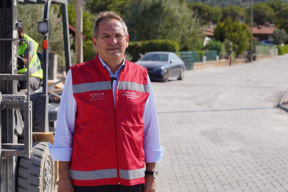 AYVALIK'TA YOL VE KALDIRIM SEFERBERLİĞİ SÜRÜYOR