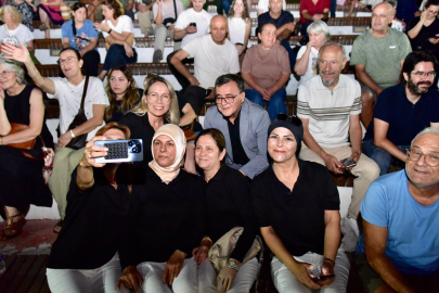 ALTIEYLÜL’DE YAZ AKŞAMLARI SANATLA RENKLENDİ
