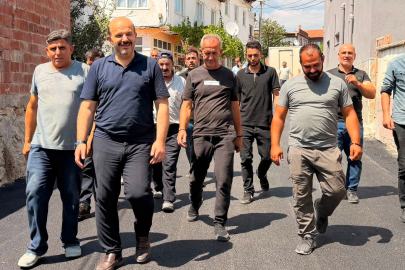 İVRİNDİ'DE SICAK ASFALT MESAİSİ