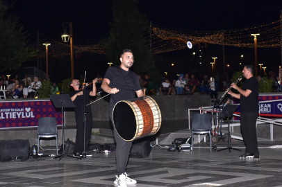 ALTIEYLÜL’DE MÜZİK DOLU GECE