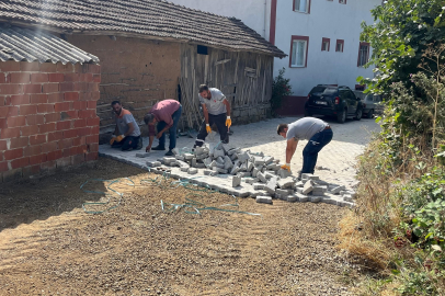 BALYA’DA MAHALLELER PARKE TAŞLARIYLA YENİLENİYOR