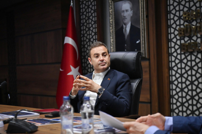 AHMET AKIN’DAN NETANYAHU’YA SERT TEPKİ: “HADDİNİ BİLMEZ TUTUMUNU LANETLİYORUM”