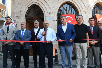 KARESİ BEY TÜRBESİ YENİLENEN YÜZÜYLE ZİYARETE AÇILDI