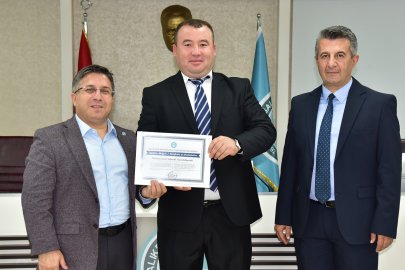 ÖZBEK AKADEMİSYENLER BALIKESİR’DE SERTİFİKALARINI ALDI