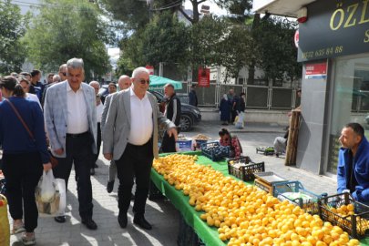 BAŞKAN ERTAŞ ÇARŞAMBA PAZARI’NDA ESNAFI ZİYARET ETTİ