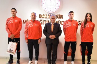 BALIKESİR’İN MİLLİ ATLETLERİNDEN GURURLANDIRAN ZİYARET!