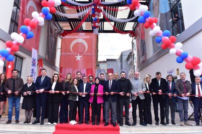 ALTIEYLÜL’DE SOSYAL BELEDİYECİLİĞİN YENİ ADRESİ KAPILARINI AÇTI